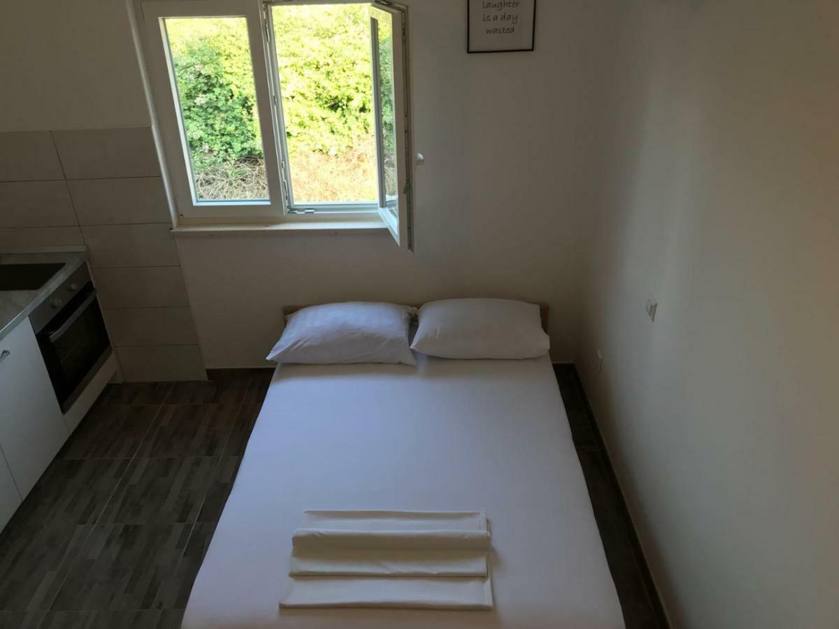 Apartmani Urlic Sreser Exterior foto